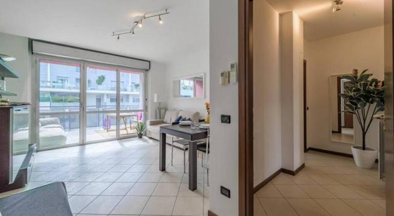 Rental apartment with patio — photo 4