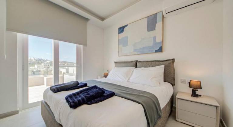 Beautiful Modern Penthouse with Pool and Sea View — photo 2