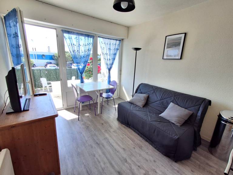 Studio near beach in Châtelaillon with terrace and parking - Pets allowed — photo 3
