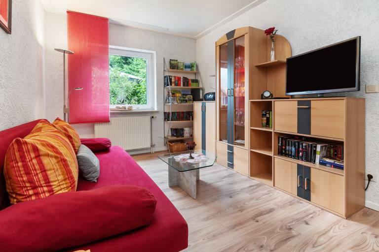 Holiday apartment with yard & patio | Garden view — photo 4