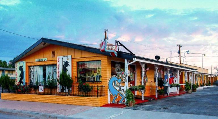 Brad's Desert Inn — photo 3