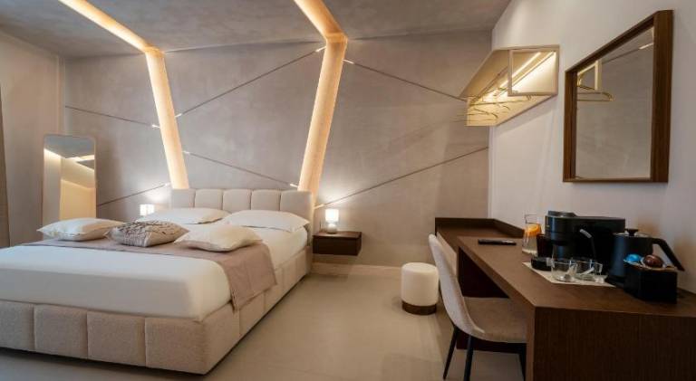 Halo Suite — photo 2