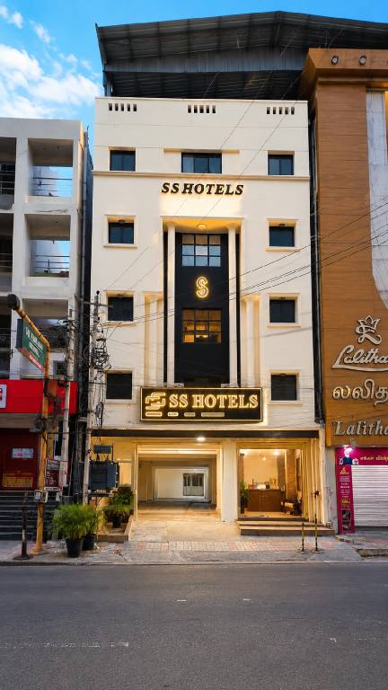 GSILVER SS BUSINESS CLASS HOTEL Near Khadarpet Market