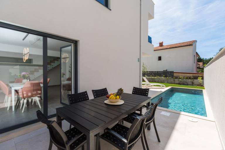 House with pool | Pets allowed — photo 2