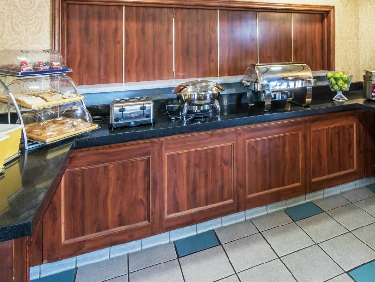 Days Inn by Wyndham Killeen Fort Hood — photo 4