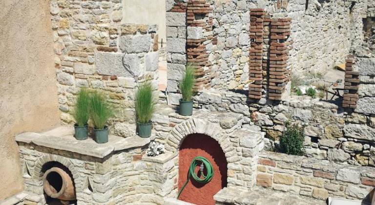 Vacation home with patio in Chios