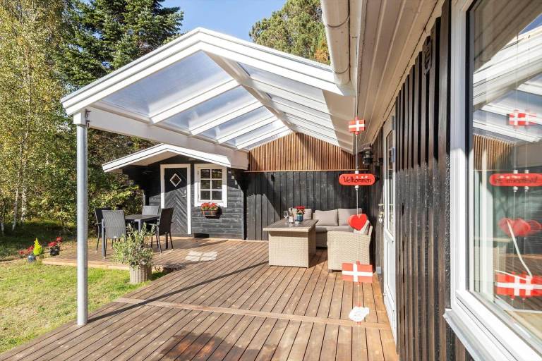 House with patio & grill | Dogs allowed — photo 3