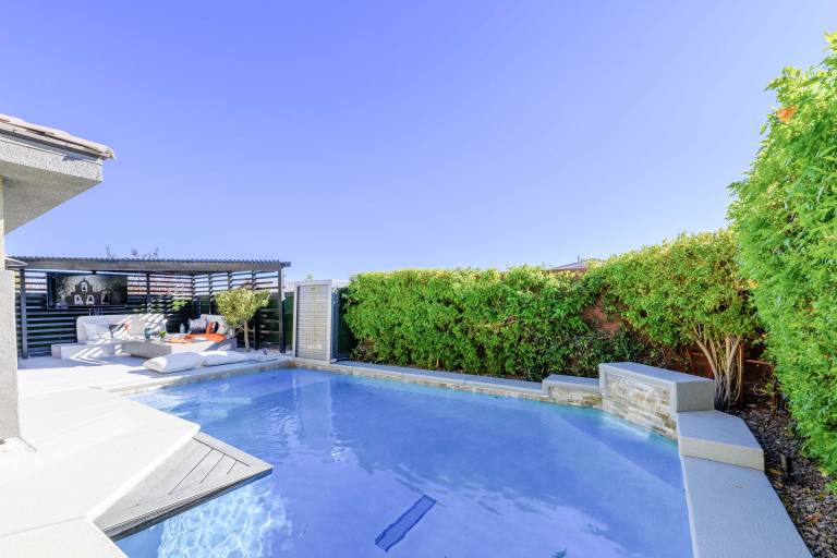 Summerlin Luxury Modern Home w Pool & Cabana