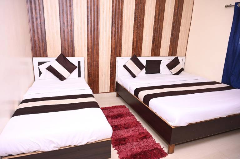 Hotel Pavitri 5 Min Walk Kashi Vishwanath in Varanasi