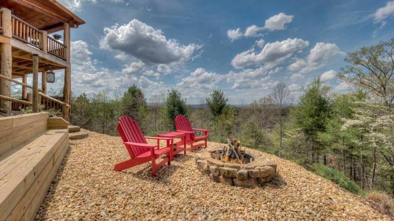 Cloud Top Cabin- Pet Friendly Screened Porch Long Range Views Close to Town — photo 5