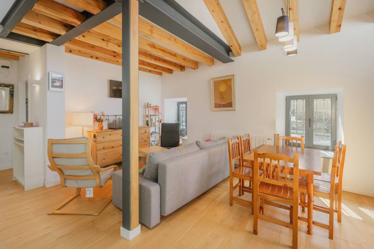 Fully equipped big vacation home with grill & fast internet | Mountain view | Suitable for remote work | Pets are welcome — photo 4