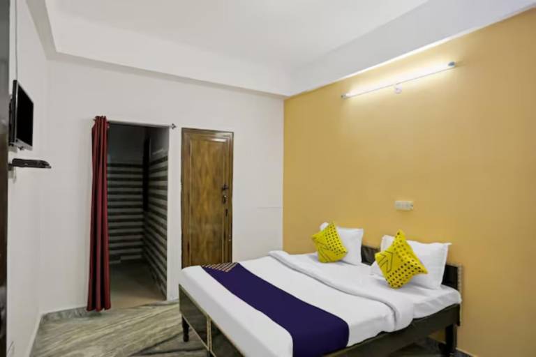 Goroomgo Raj hotel vip Noida — photo 2