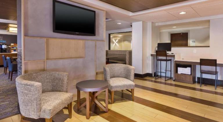 Holiday Inn Express - Waldorf By IHG — photo 2