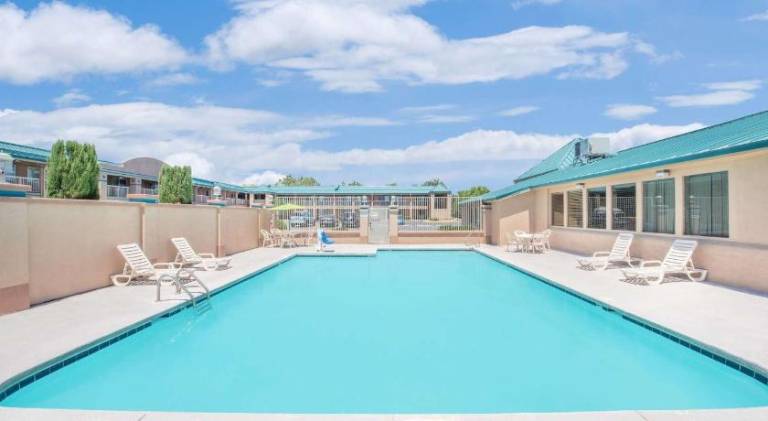 Days Inn by Wyndham Roswell — photo 2