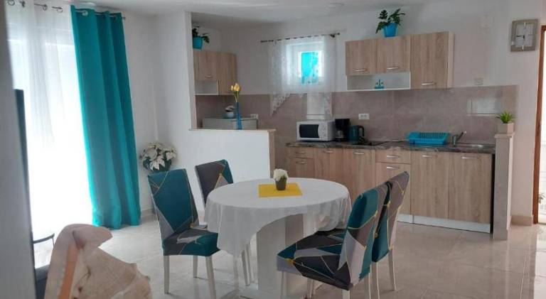 Rental apartment with yard & terrace | Next to the beach | Dogs allowed — photo 3