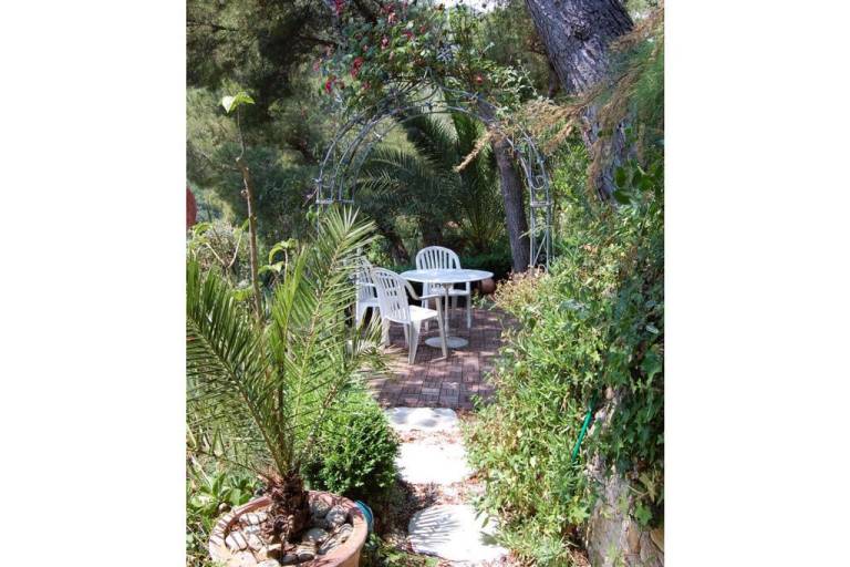 Pleasant vacation home with terrace & yard | Pet-friendly — photo 5