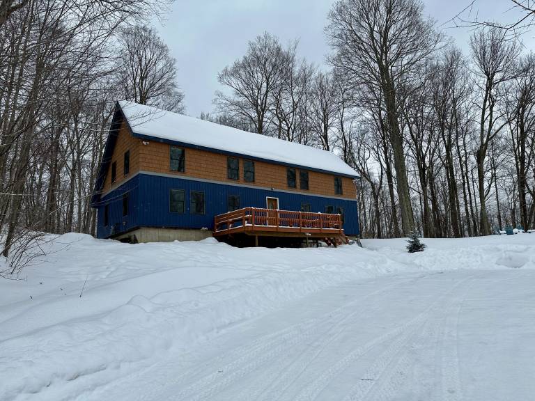 Killington Cabin: Right Unit - Sleeps 10 in 4 BR, 2 BA Cozy Escape — photo 3