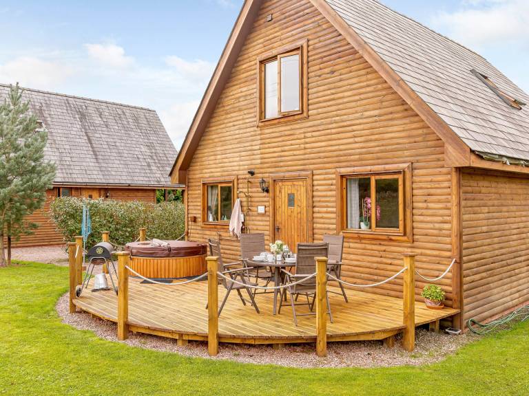 Cottage  Aylton