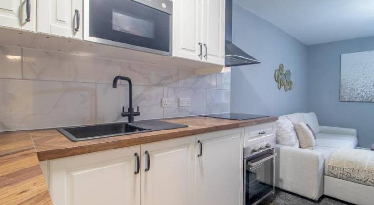 Happy Haven Home, West End - Pass the Keys — photo 5