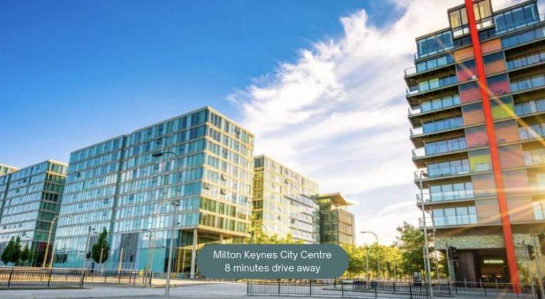 Albert House - Near the High Street - Free Parking, Garden, Fast WiFi and Smart TV by Yoko Property — photo 3