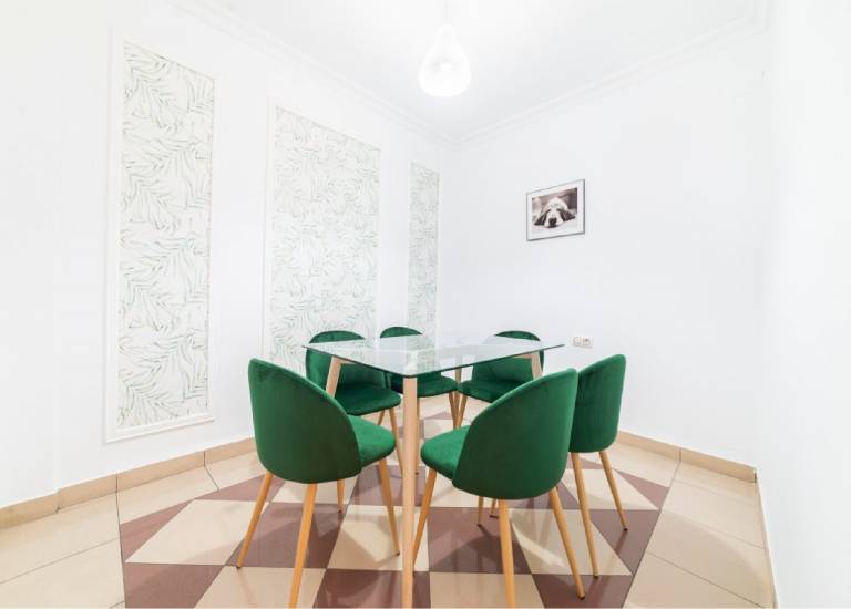 Apartment with hot tub | Next to Metropol Parasol — photo 2