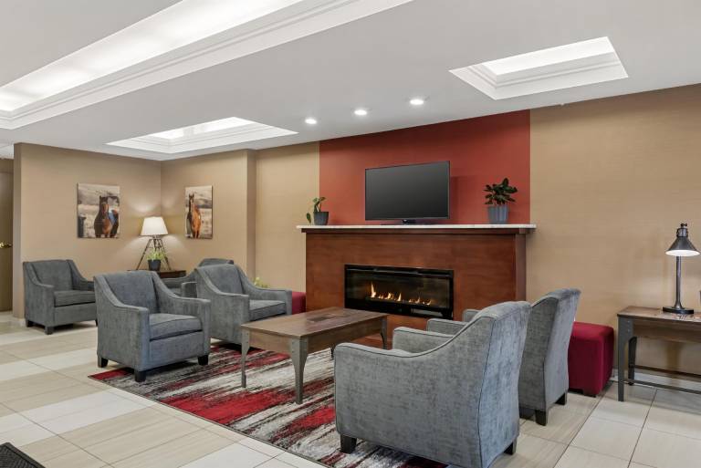 Best Western Plus Red Deer Inn & Suites — photo 3