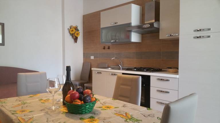 Holiday apartment with yard & barbecue | Garden view — photo 5