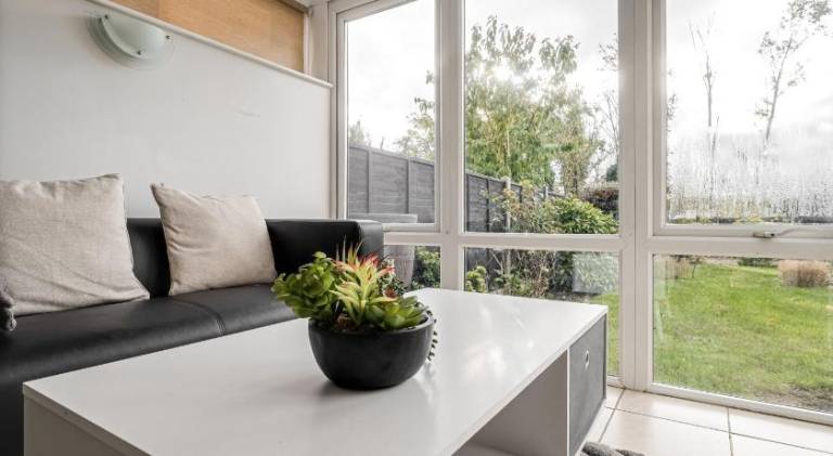 Apartment with yard — photo 4