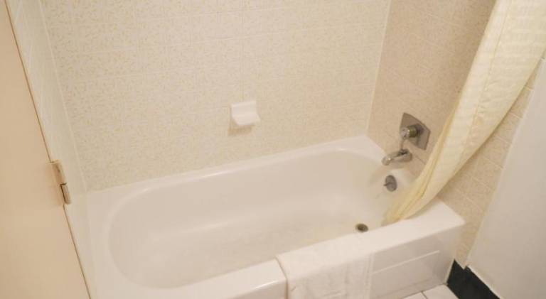 Quality Quarters Inn By Richmond KY I-75 — photo 5