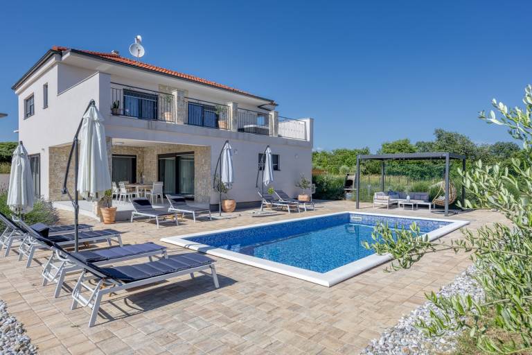 Villa  Belavići