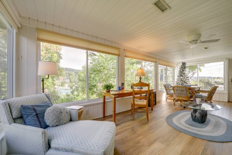 Serene Lake Junaluska Gem: Deck & Mountain Views — photo 2