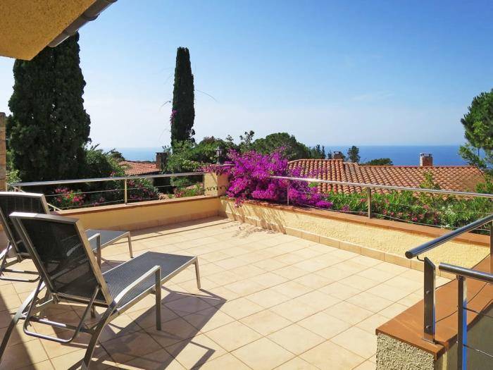 Villa with private pool, terrace & barbecue | Sea view — photo 2