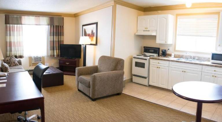 Days Inn by Wyndham High Level — photo 3