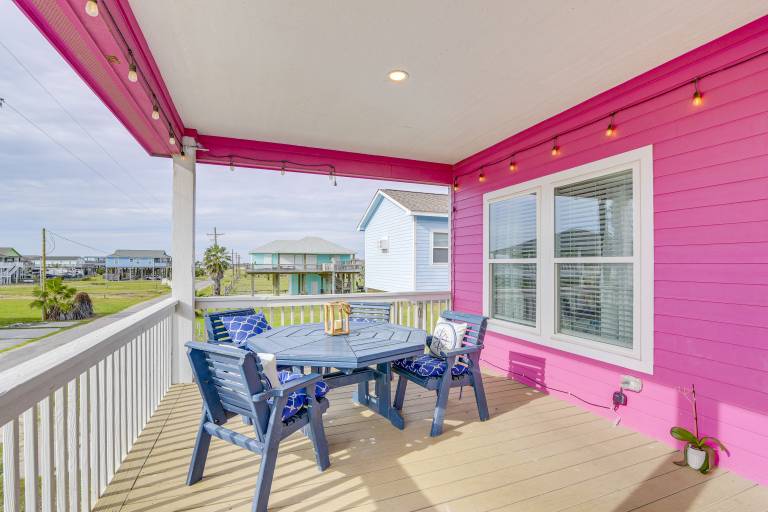 Families w/ Pets! Ocean-View Crystal Beach Retreat — photo 3