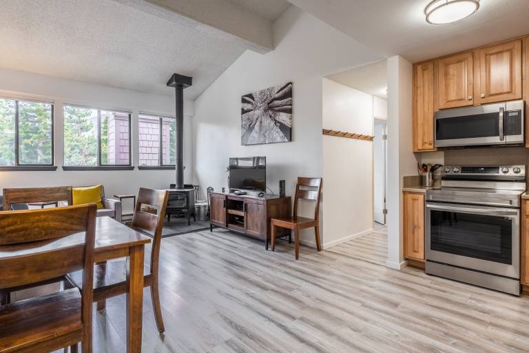 Summit 256 - Top Floor Summit 1 Bedrm 1 Bathrm Condo Close to Little Eagle Lodge Sleeps 4 — photo 3