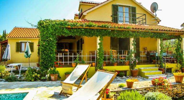 Villa with pool — photo 3