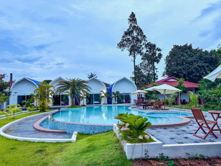 Kampheak Roath Bungalows in Kampot