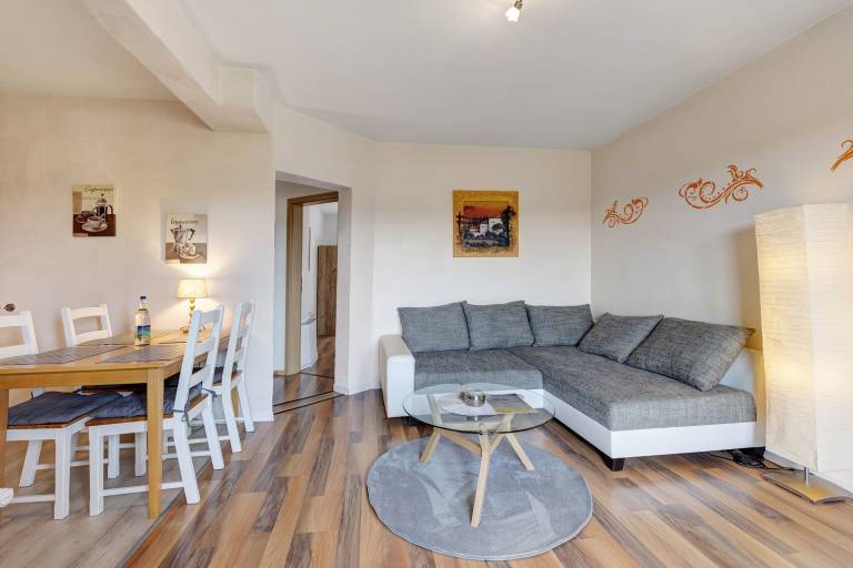 Apartment Nr 2 mit Balkon