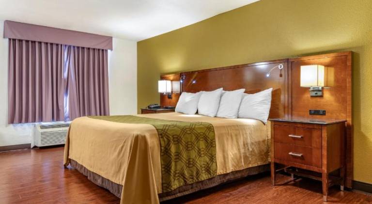 Rose City Inn & Suites — photo 2