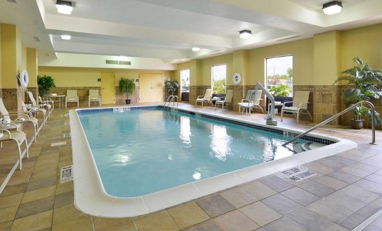 Hampton Inn Utica — photo 2