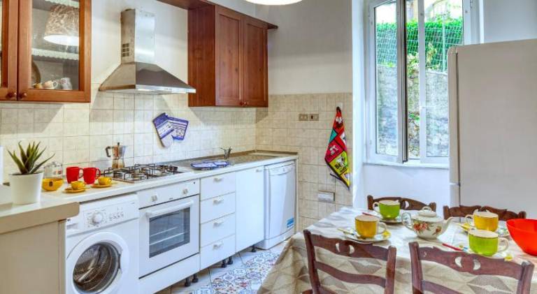Apartment with 2 rooms for 6 persons — photo 3