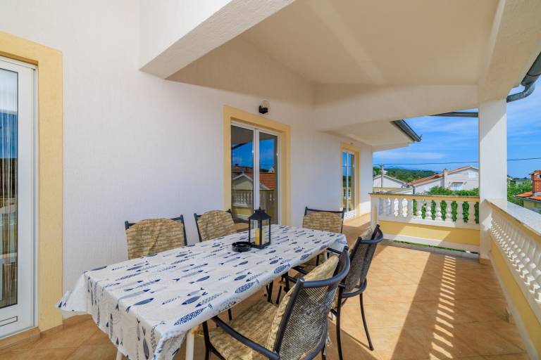 Apartment with barbeque, pool & patio | Garden view — photo 2