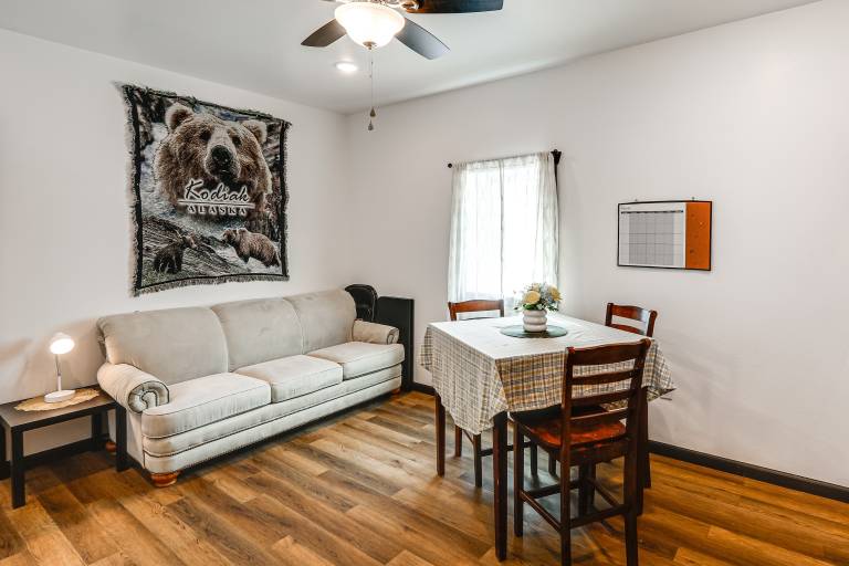 < 2 Mi to Dtwn: Pet-Friendly Getaway in Fairbanks — photo 4