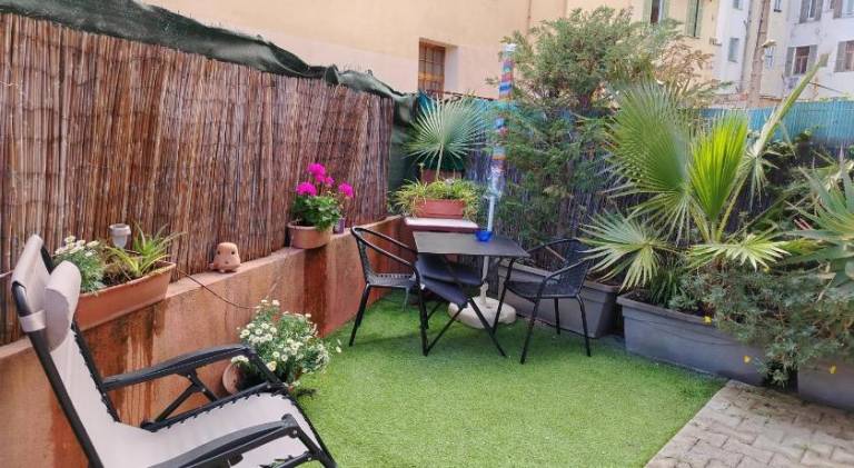 Holiday apartment with garden in Menton