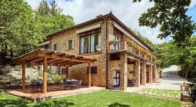 Ample farm with private pool, yard & patio | Pet-friendly — photo 4