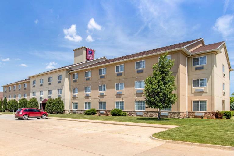 Comfort Suites Cedar Falls Industrial Park in Cedar Falls, IA
