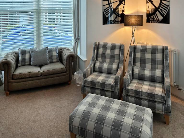Cottage with yard — photo 4