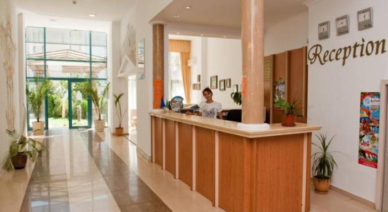 Serviced apartment with barbeque, pool & yard — photo 3