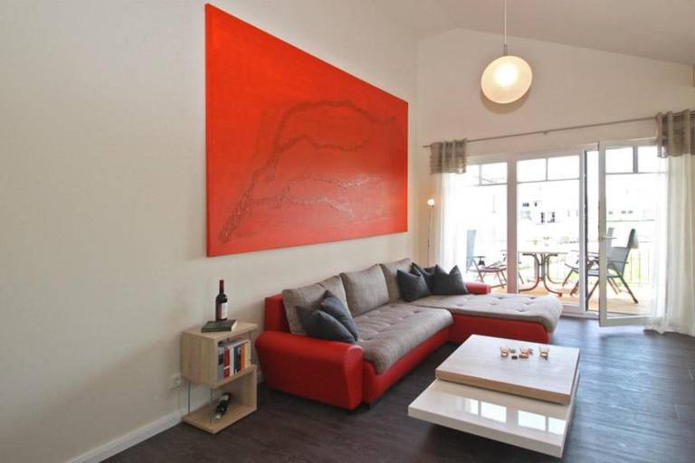 Apartment with garden — photo 2
