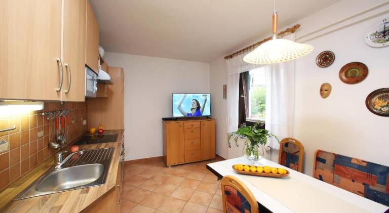 Rental apartment with sauna, barbecue & yard — photo 5